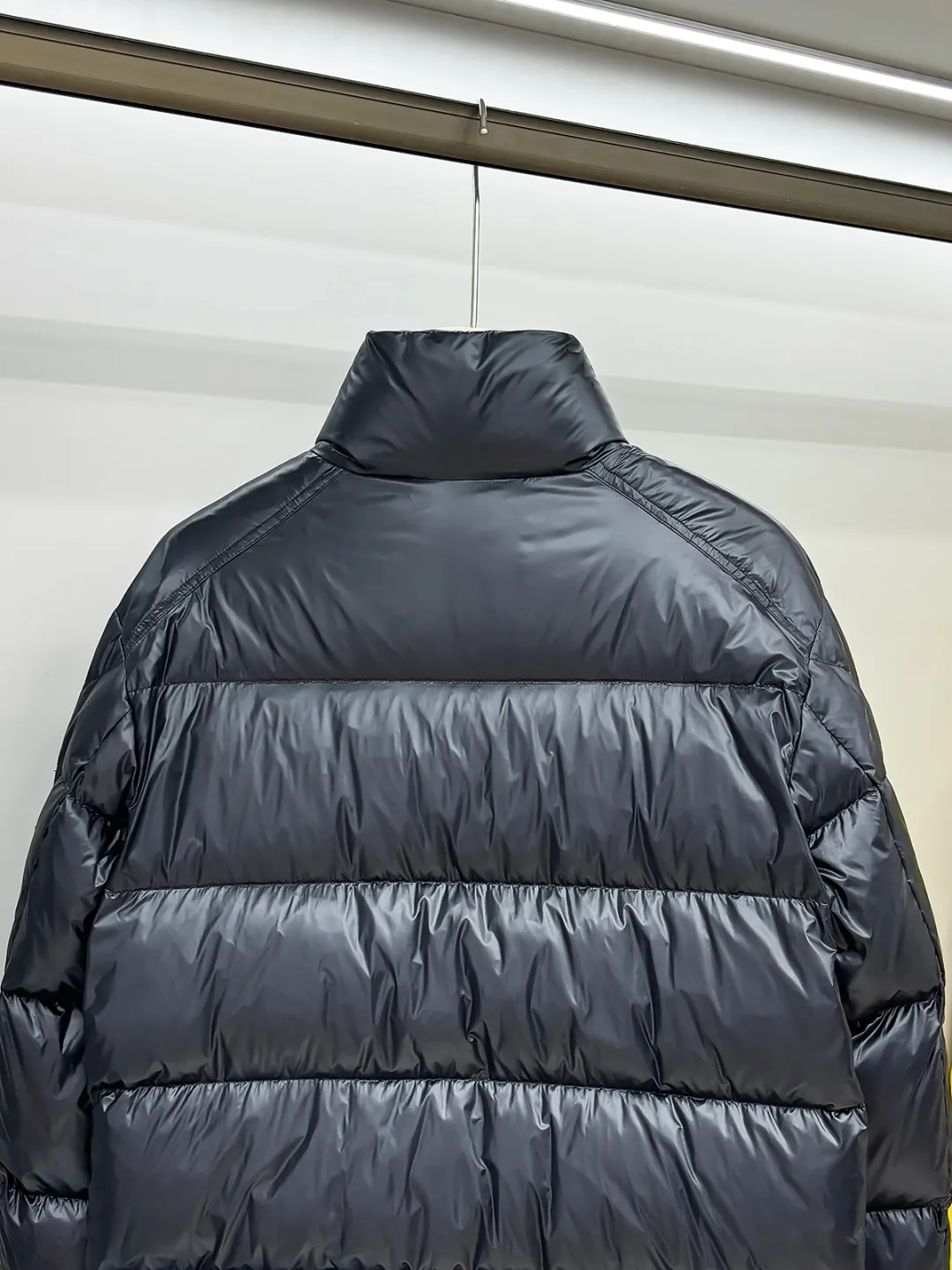 MON 26 Levitha 。 Premium 。 Super Laqué ， 。 ， ， —— ， 。 ， Classic 。 ， Moncler Maya ， Classic ， ， 。 ， 、 ， 。 。 ， Luxury ， ， Premium 。 25061Size ： 0 : 50cm- 112cm- 61cm- 70 1 : 51cm- 116cm- 62cm- 71 2 : 52cm- 120cm- 63cm- 72 3 : 53cm- 124cm- 65cm- 73 4 : 54cm- 128cm- 67cm- 74 5 : 55cm- 132cm- 69cm- 75 Size ：（ 0 ） 174-140 ， 2 ！ 130 1 ，130-145 2 ，145-160 3 ，160-175 4 ，175-190 5 ！
